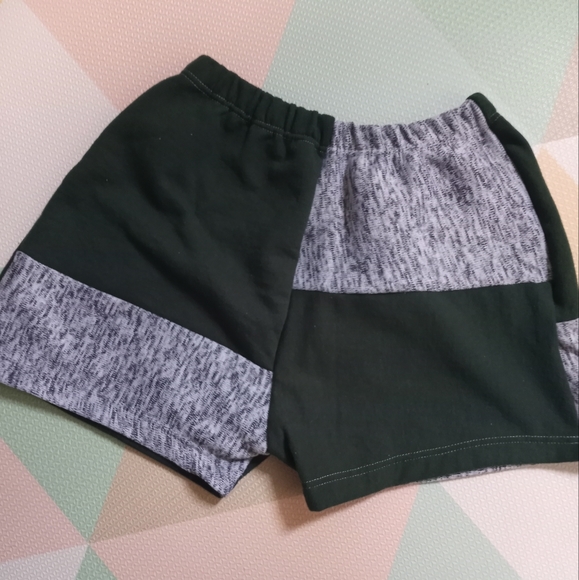 - Adidas Reconstructed Green and Grey Colorblock Short S - Picture 5 of 8